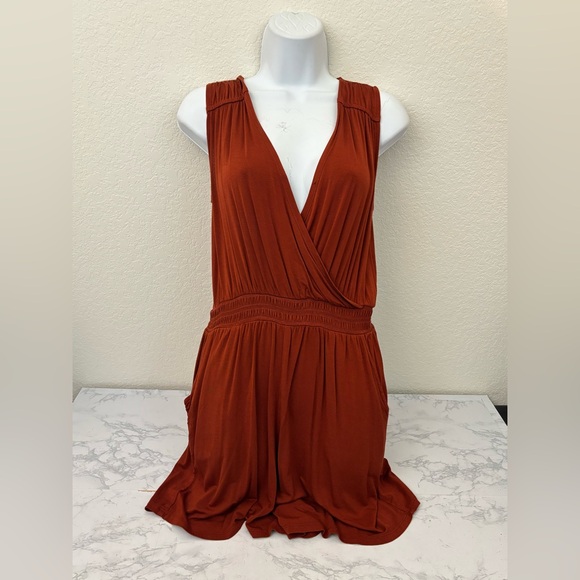 24/7 Maurices Stretch Short Sleeve front Romper Sz S Burgundy Elastic Waist - Picture 5 of 8